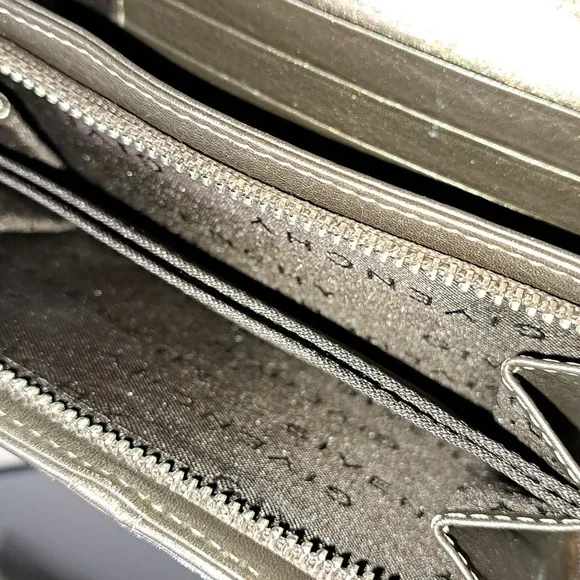 Givenchy Vintage Wallet EUC - Picture 8 of 11